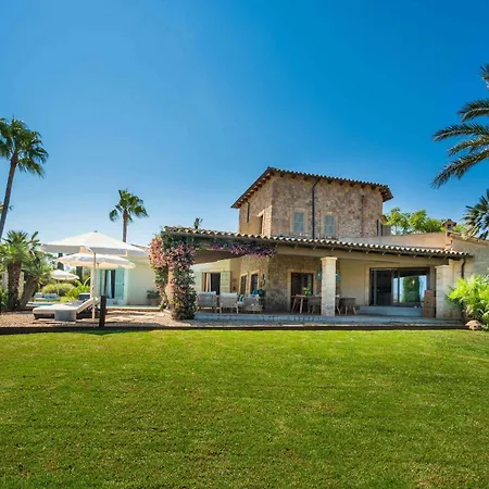 Villa Peroia By Bebreeze