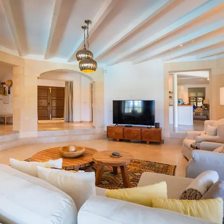 Peroia By Bebreeze Alcudia (Mallorca)