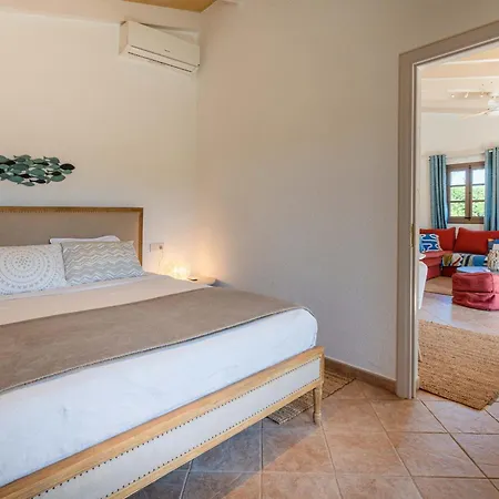Villa Peroia By Bebreeze *