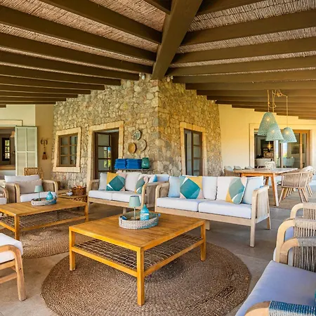 Peroia By Bebreeze Villa *