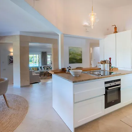 Peroia By Bebreeze Villa *